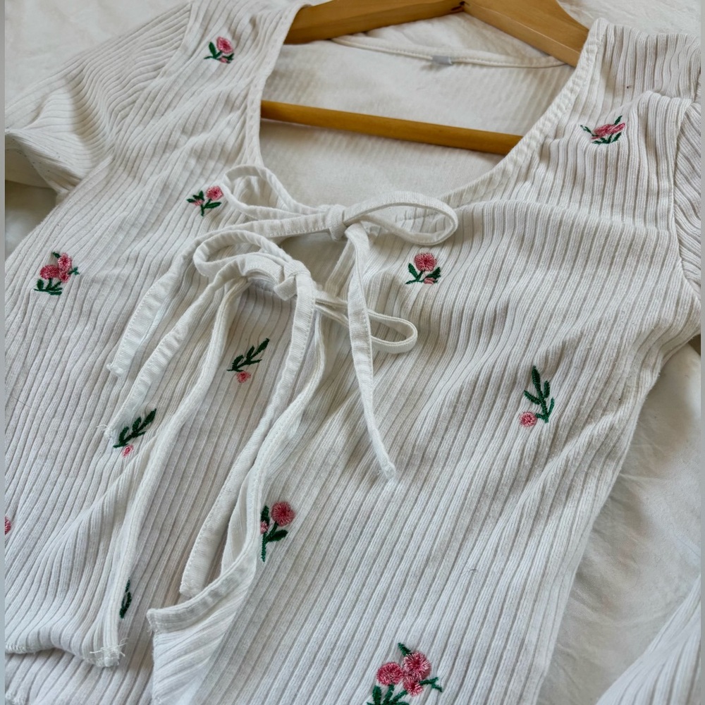 Floral Embroidered White Ribbed Top - Picture 2 of 10